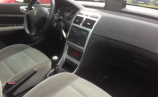 Peugeot 307 Sw 2.0 136 ch 2006 - vue 4