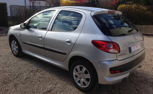 Peugeot 206 1.4 75 pack trendy 5p 2010 - vue 2