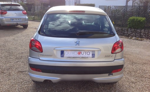 Peugeot 206 1.4 75 pack trendy 5p 2010 - vue 3