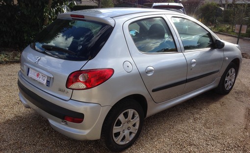 Peugeot 206 1.4 75 pack trendy 5p 2010 - vue 4