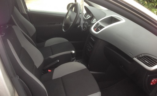 Peugeot 207 1.4 hdi trendy 2006 - vue 6
