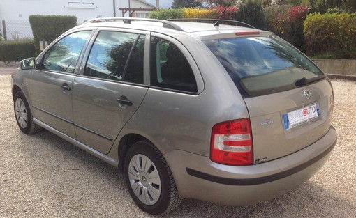 Skoda Fabia 1.4 tdi pack clim 2006 - vue 4