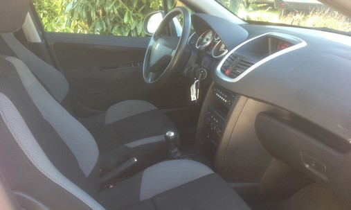 Peugeot 207 1.4 hdi trendy 2007 - vue 7