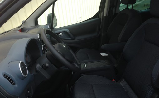 Peugeot Partner 1.6 hdi 75 xline 2010 - vue 3