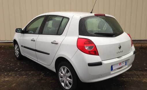 Renault Clio 3 1.5 DCI 70 Expression 2009 - vue 4