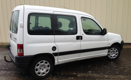 Peugeot Partner 1.6 HDI 75 2009 - vue 3