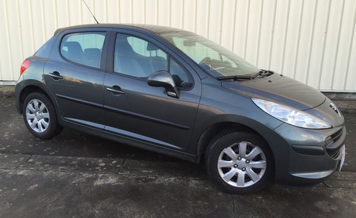 Peugeot 207 1.4 Urban 2008 - vue 2