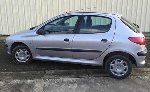 Peugeot 206 1.4 2000 - vue 4