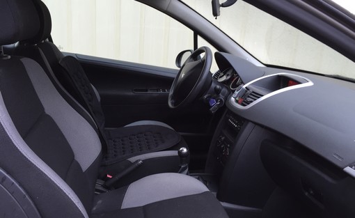 Peugeot 207 1.4 90 Ch 2007 - vue 5