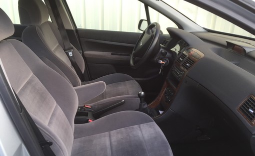 Peugeot 307 1.6 110 2004 - vue 4