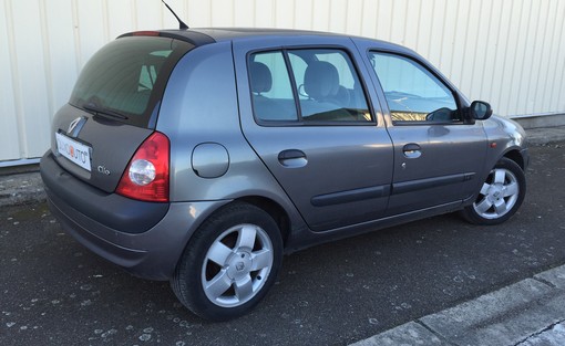 Renault Clio 1.4 16V Privilége 2001 - vue 2