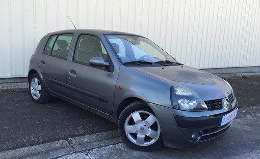 Renault Clio 1.4 16V Privilége 2001 - vue 4