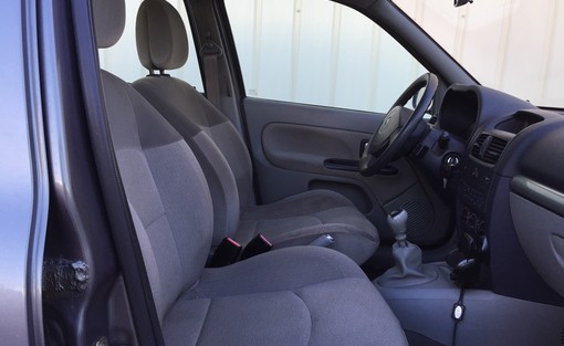 Renault Clio 1.4 16V Privilége 2001 - vue 5