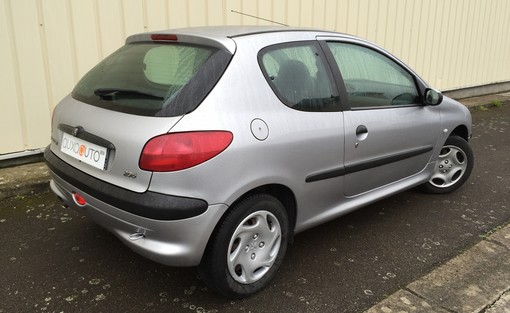 Peugeot 206 1.4 Pack Clim 2000 - vue 2