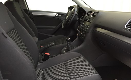 Volkswagen Golf 1.6 TDI 105 Ch Trendy 2011 - vue 4