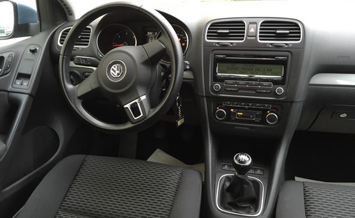 Volkswagen Golf 1.6 TDI 105 Ch Trendy 2011 - vue 5