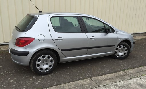 Peugeot 307 1.4 90 Ch 2005 - vue 3