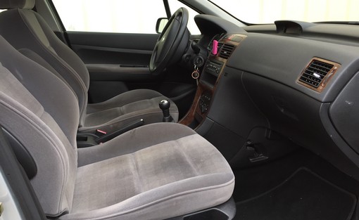 Peugeot 307 1.4 90 Ch 2005 - vue 4