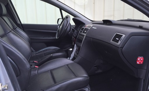 Peugeot 307 2.0 16V 2004 - vue 4