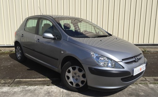 Peugeot 307 1.6 HDI 110 2004 - vue 3