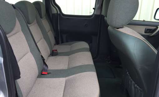 Peugeot Partner 2.0 HDI 2004 - vue 5
