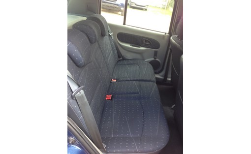 Renault Clio 1.2 Essence Expression 2001 - vue 3
