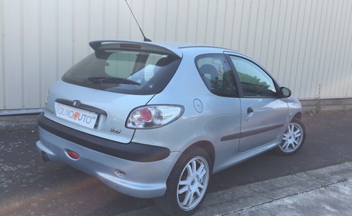 Peugeot 206 1.6 Xs 110 Ch 2002 - vue 2