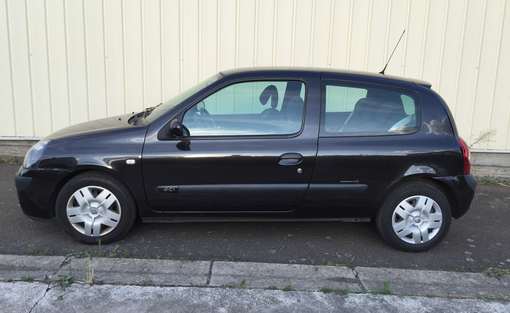 Renault Clio DCI 1.5 65 Ch 2004 - vue 2