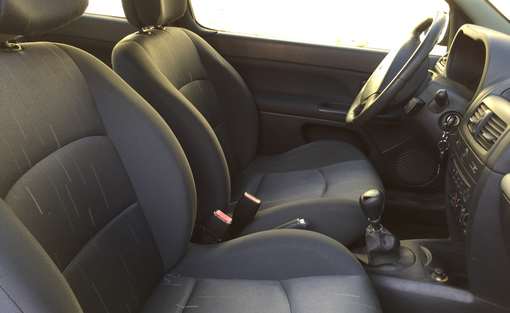 Renault Clio DCI 1.5 65 Ch 2004 - vue 3