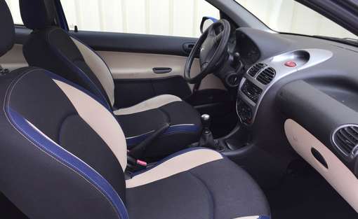 Peugeot 206+ 1.1 2005 - vue 4