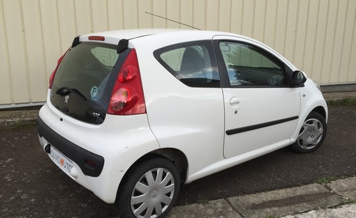 Peugeot 107 1.4 HDI 2008 - vue 2