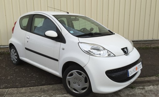 Peugeot 107 1.4 HDI 2008 - vue 3