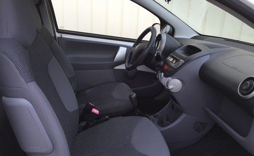 Peugeot 107 1.4 HDI 2008 - vue 4