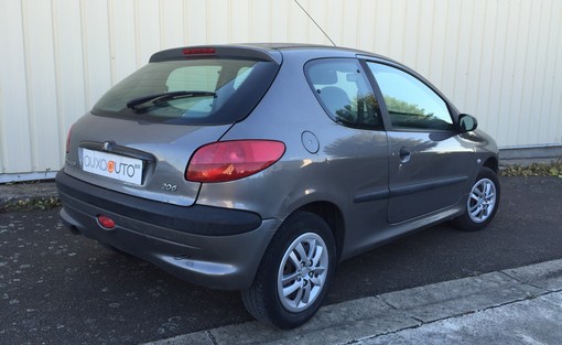 Peugeot 206 1.4 2000 - vue 2