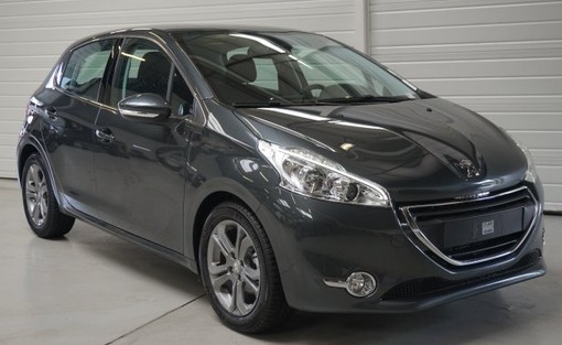 Peugeot 208 1.6 HDI 92 Ch allure 2015 - vue 2