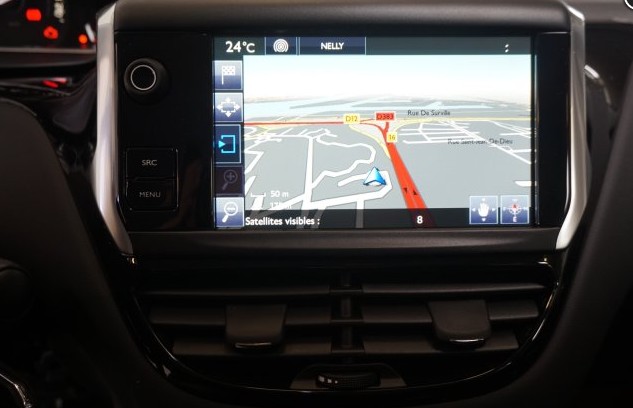 Peugeot 208 1.6 HDI 92 Ch allure 2015 - vue 4