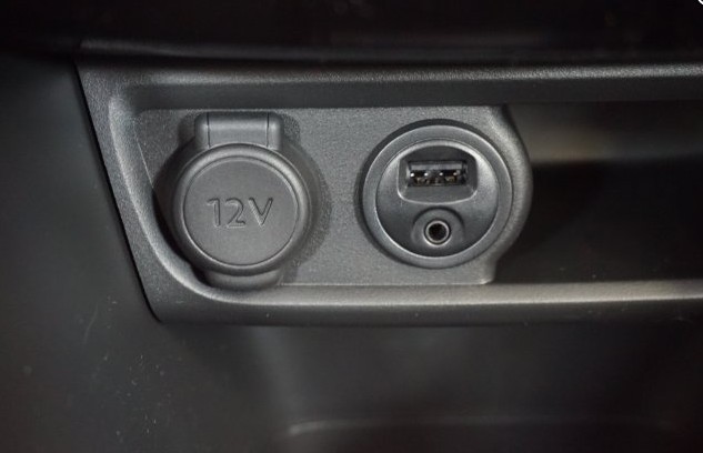 Peugeot 208 1.6 HDI 92 Ch allure 2015 - vue 5