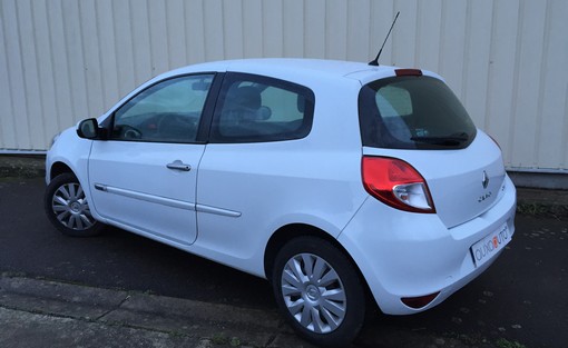 Renault Clio 1.5 DCI 70 authentique 2011 - vue 3
