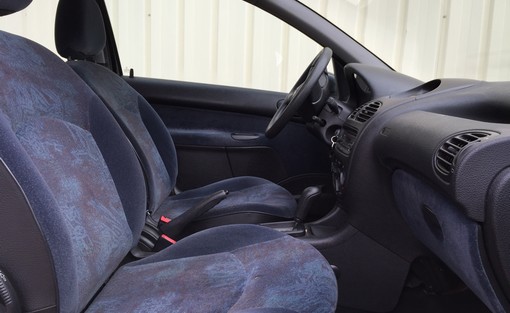 Peugeot 206 1.4 Bva 2000 - vue 4