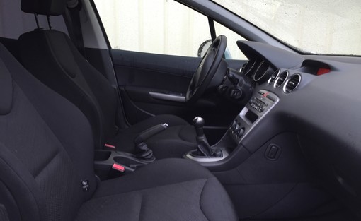 Peugeot 308 1.6 HDI 90 pack 2008 - vue 4