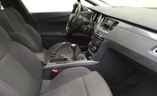 Peugeot 508 SW 1.6 115 Ch 2012 - vue 3