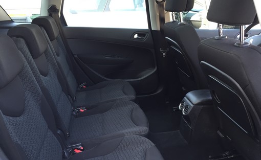 Peugeot 308 SW 1.6 HDI 110 confort 2008 - vue 5
