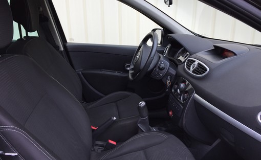 Renault Clio 1.5 DCI 75 2011 - vue 4
