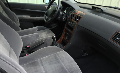 Peugeot 307 1.4 90ch 2004 - vue 4