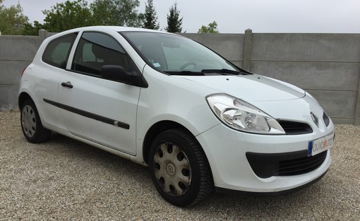 Renault Clio 1.5 DCI 70 Authentique 2008 - vue 3