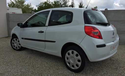 Renault Clio 1.5 DCI 75 authentique 2008 - vue 3