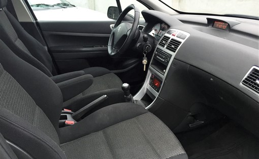 Peugeot 307 SW 1.6 HDI 90 2007 - vue 4