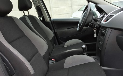 Peugeot 207 SW 1.6 HDI 90 Ch 2007 - vue 4
