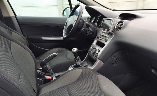 Peugeot 308 1.6 HDI 90 2008 - vue 4