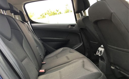 Peugeot 308 1.6 HDI 90 2008 - vue 5